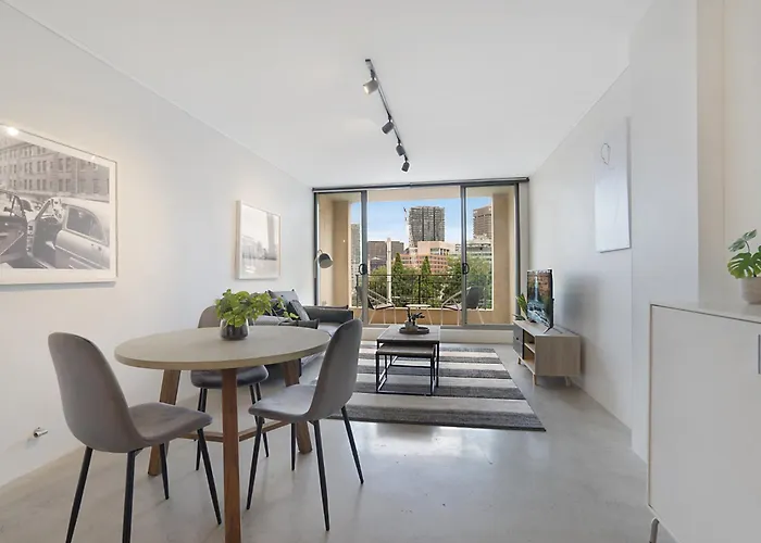 Central 1-Bedroom Apartment With City Views